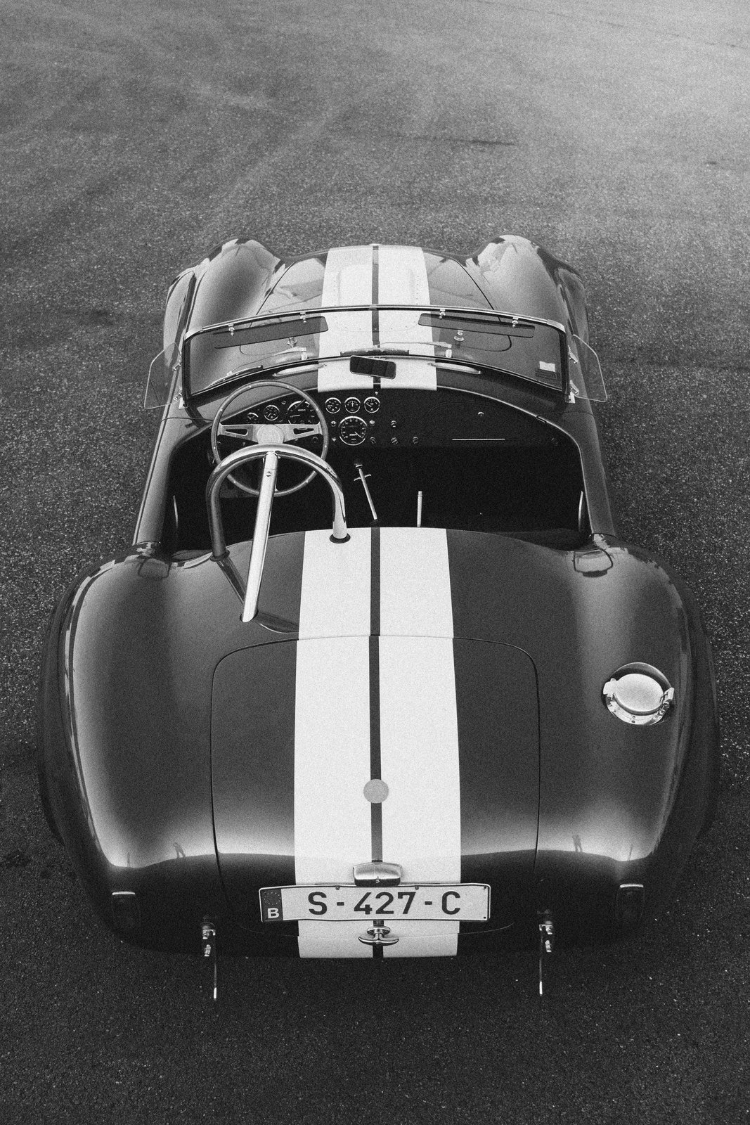 Shelby Cobra bleue, vue de trois-quarts avant